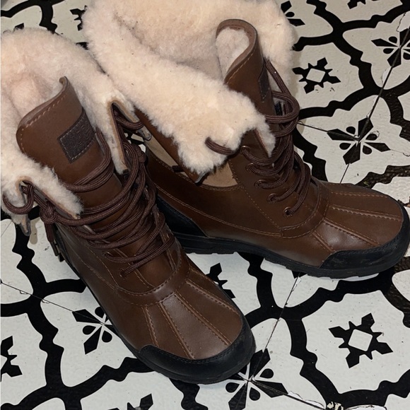 Winter Ugg Boots - Picture 2 of 6